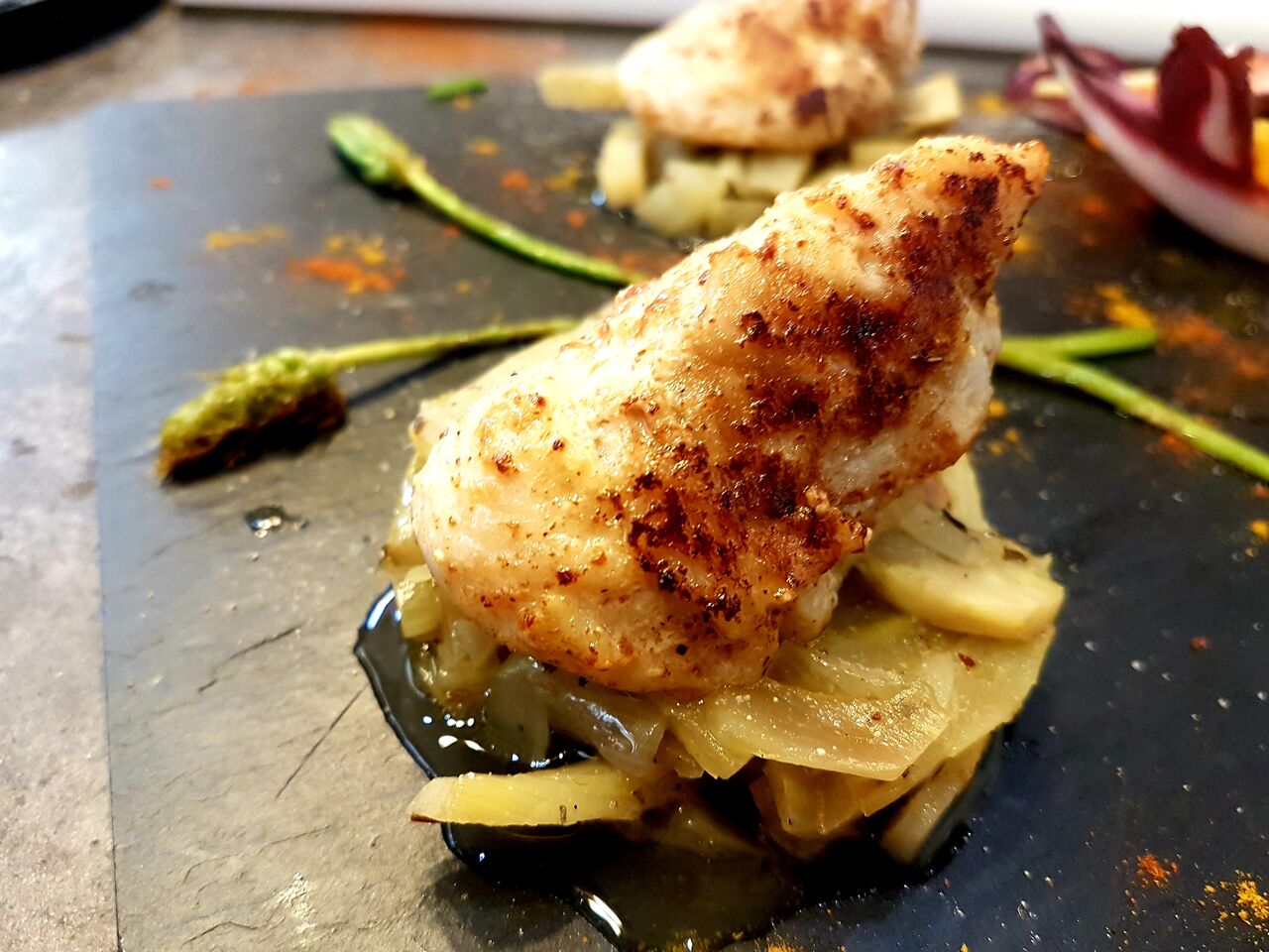 Joue de loup de mer et fenouil croquant