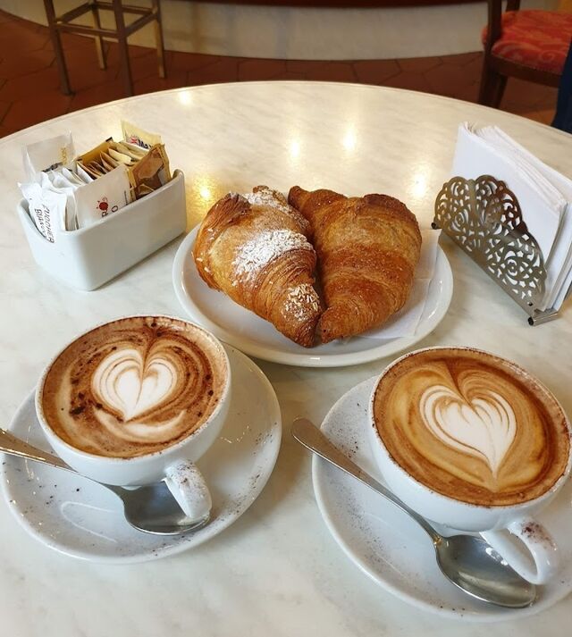 Cappuccini e brioches