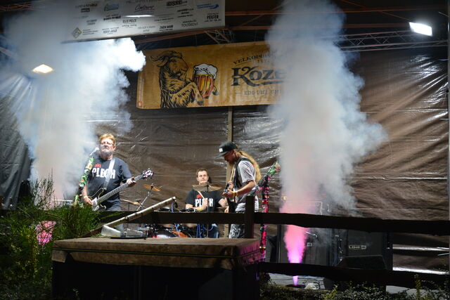 IV.ROCK FEST NA PLECH
https://youtu.be/yOq2VnU7LiU