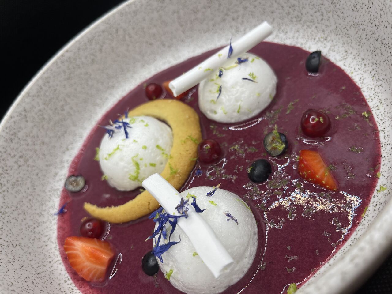 Ile flottante au cassis 