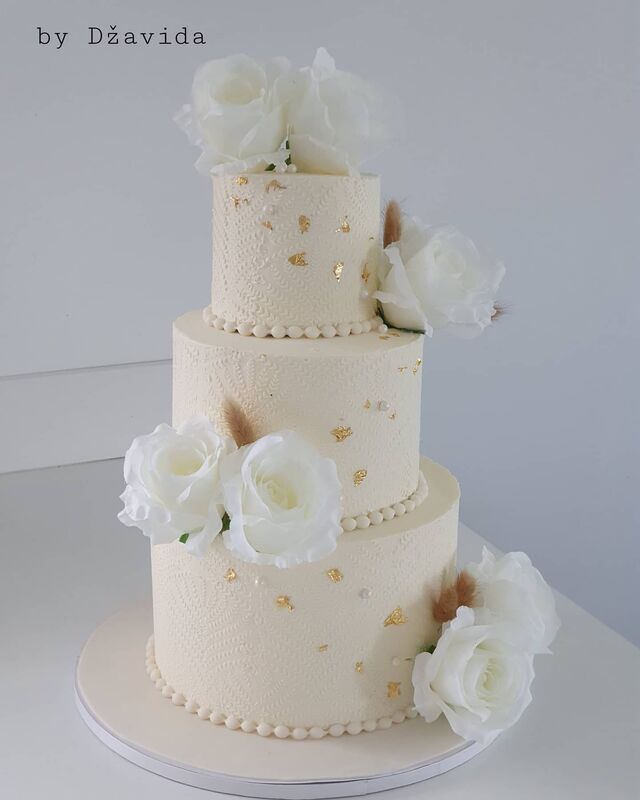 WEDDING CAKE