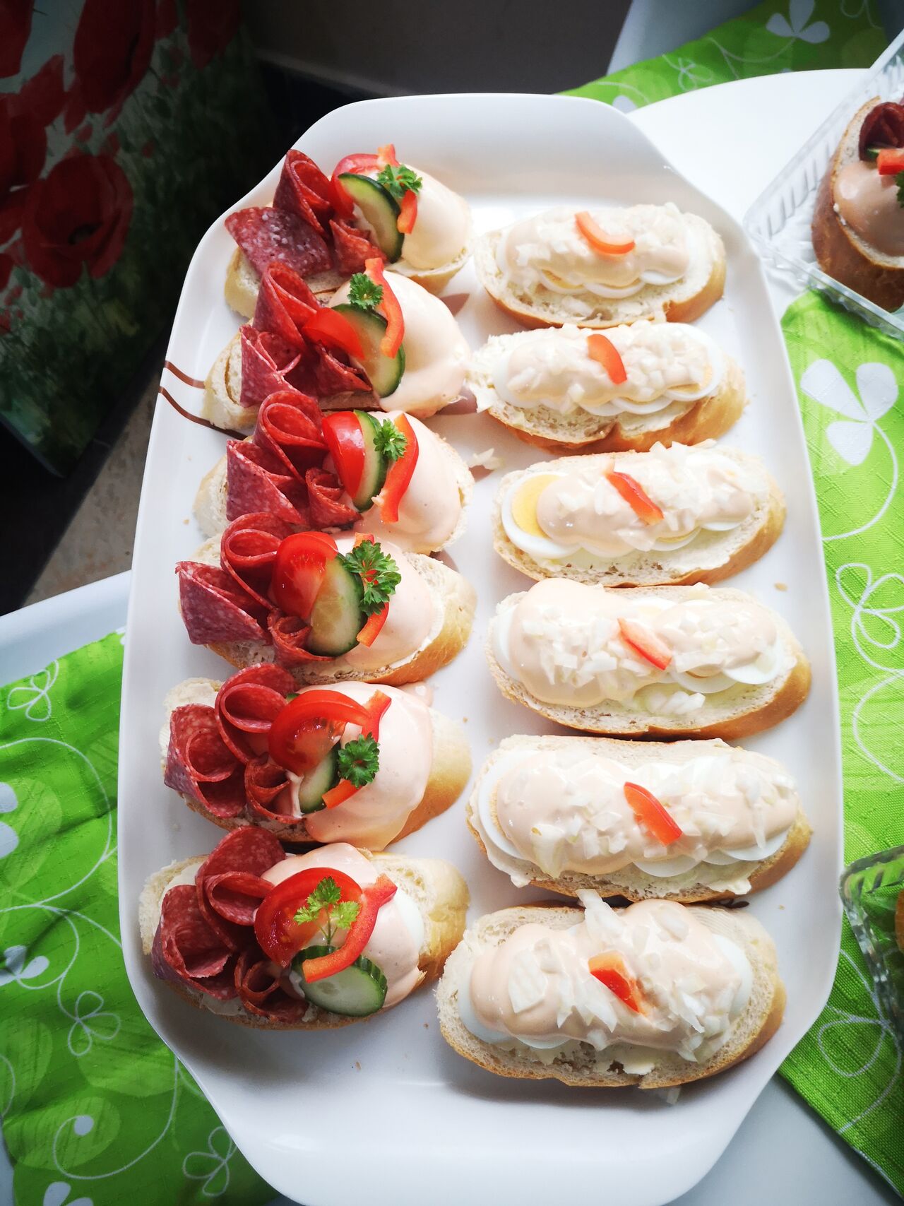 Salámový chlebíčky a jarní chlebíčky 