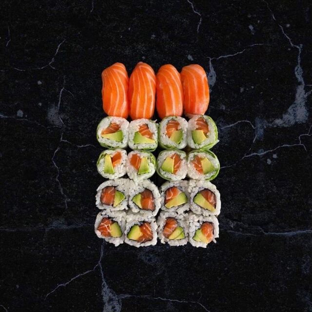 M1 ( 4 sushis saumon, 8 verde maki saumon avocat, 8 california rolls saumon avocat )