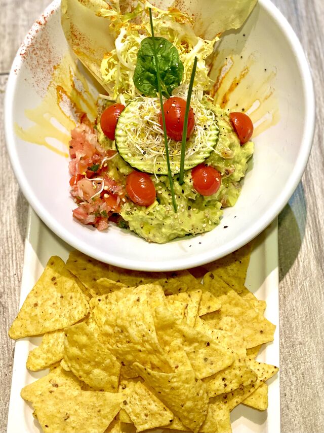 Guacamole con tortitas de maíz. 