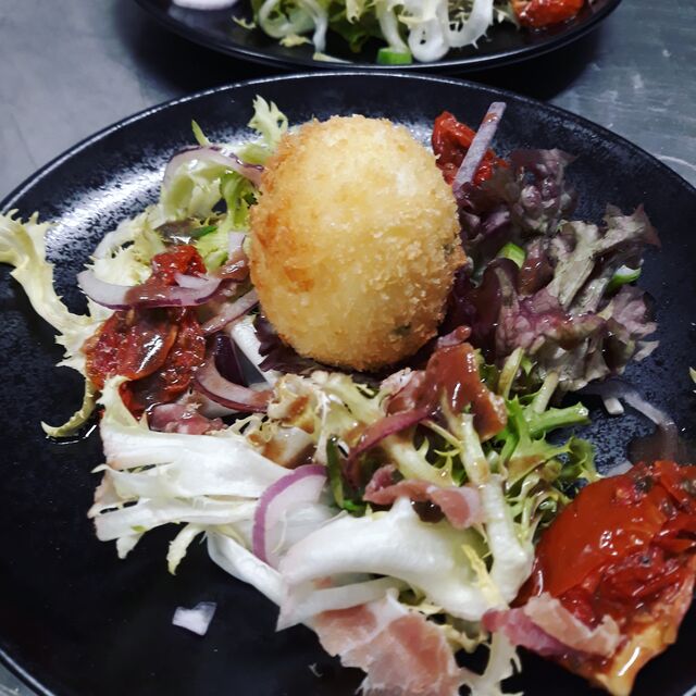 Œuf mollet frit et sa salade de parme... Par Chef Julien