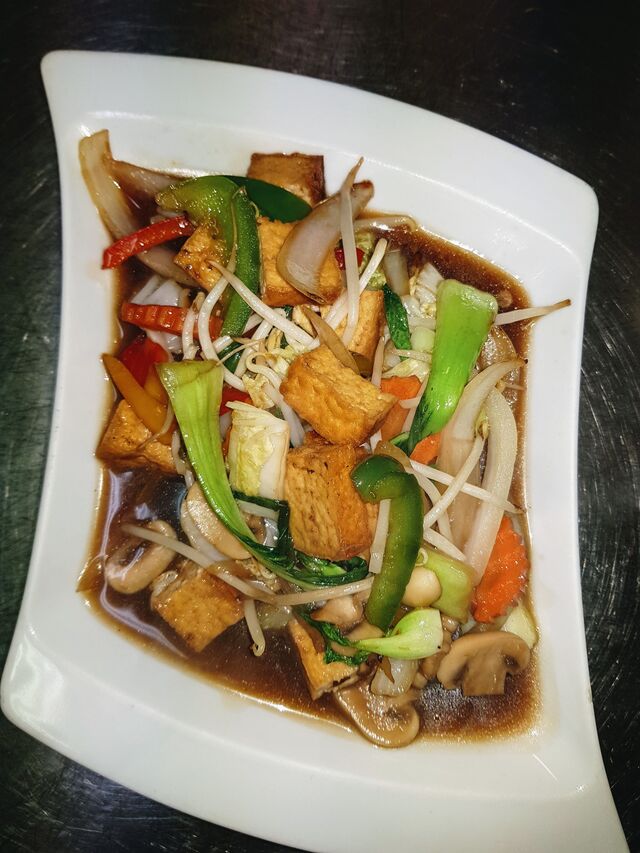 Gewokte thaise groenten met tofoe