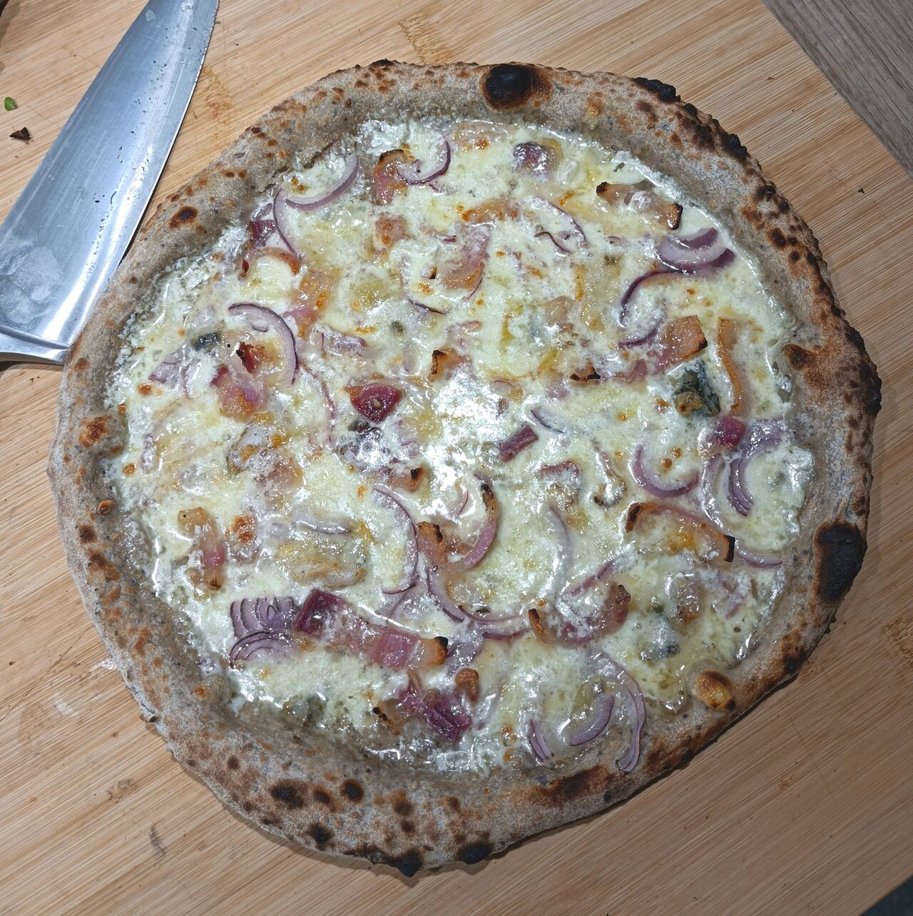 Pizza Verone - Base crème et pâte aux céréales 