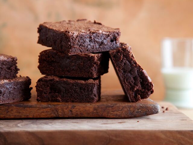 Um delicioso brownie de chocolate. Quantidades mínimas de encomenda: caixa de 6