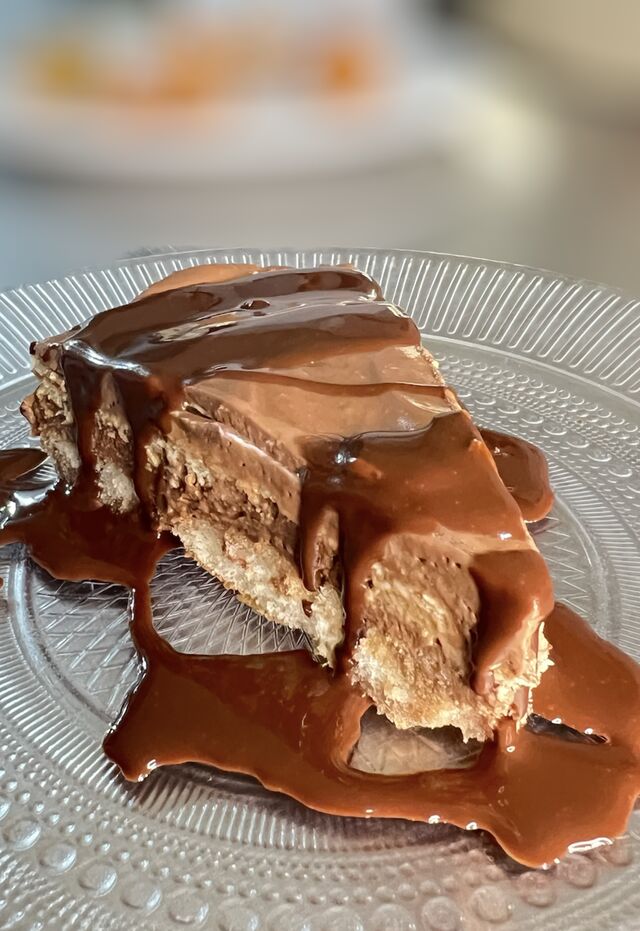 Tarta de trufa fresca con chocolate negro 