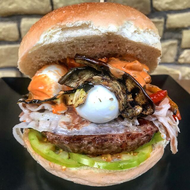 Nella nostra cucina abbiamo completamente eliminato i congelatori, così da servire solo prodotti freschi e stagionali