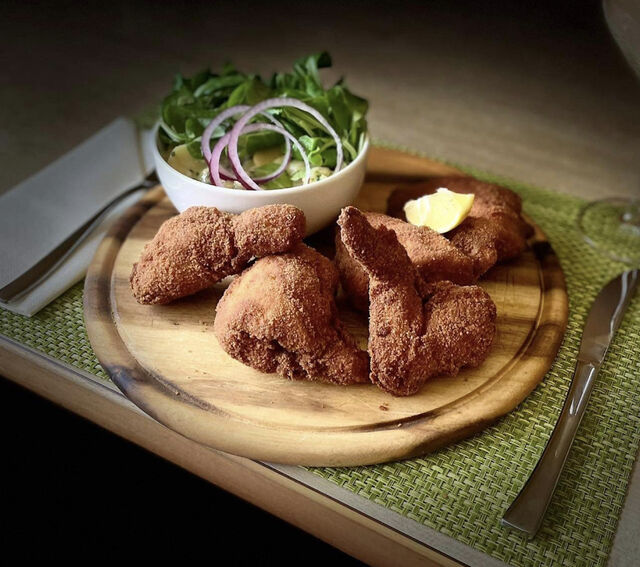 ⚠️🐓NUR am wochenende!(11.12-12.12)
Halbes Backhendl mit kartoffelsalat zum Mitnehmen:
um nur € 7,90❕
