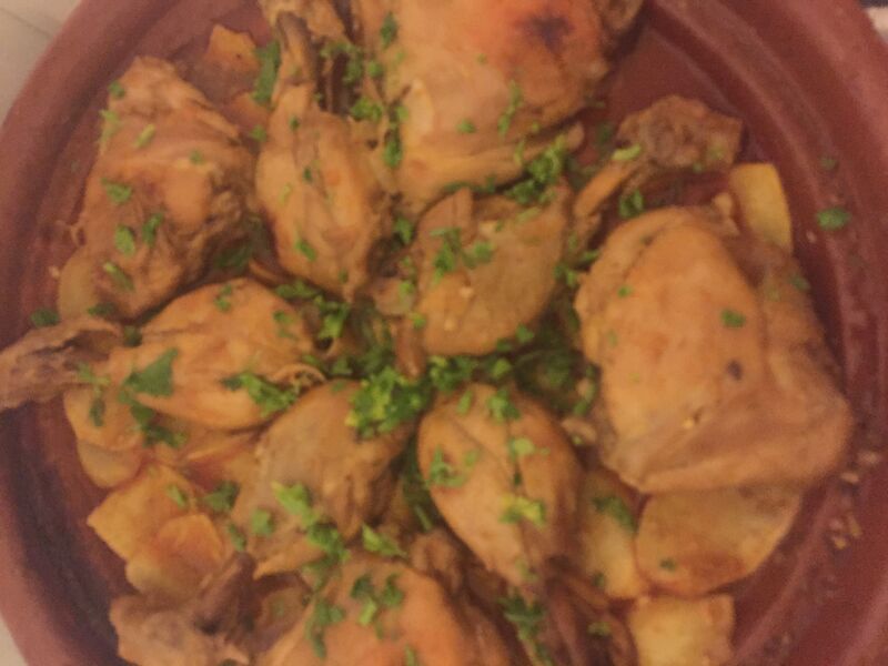 Tajine au poulet persillé 