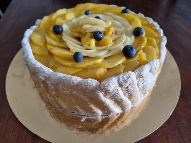 CHARLOTTE AUX PECHES - 6/8 PERS - 40,00 €