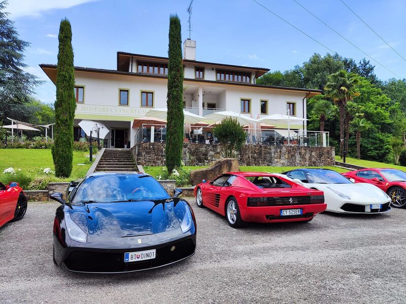 PARCHEGGIO 100 POSTI AUTO