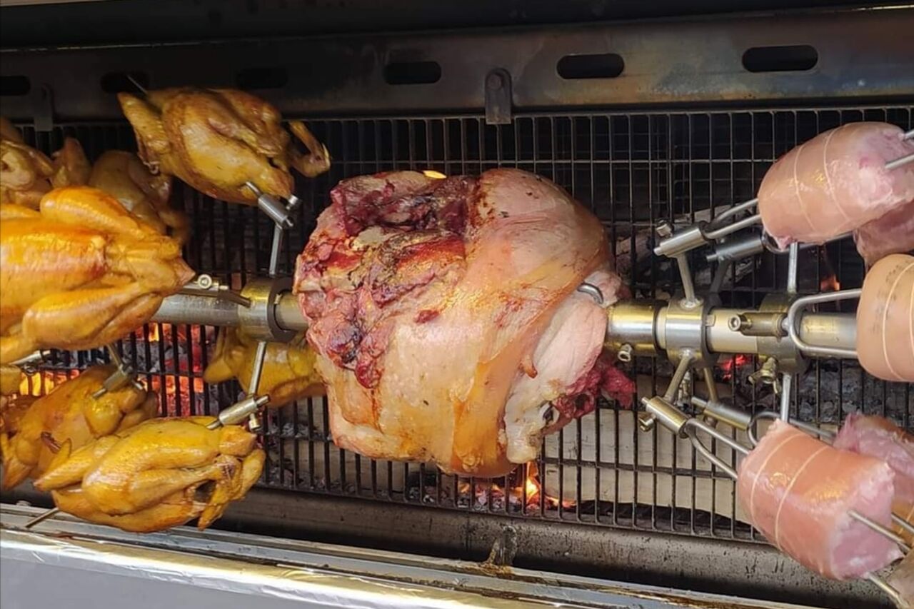 CUISSON LENTE VERTICALE AU FEU DE BOIS