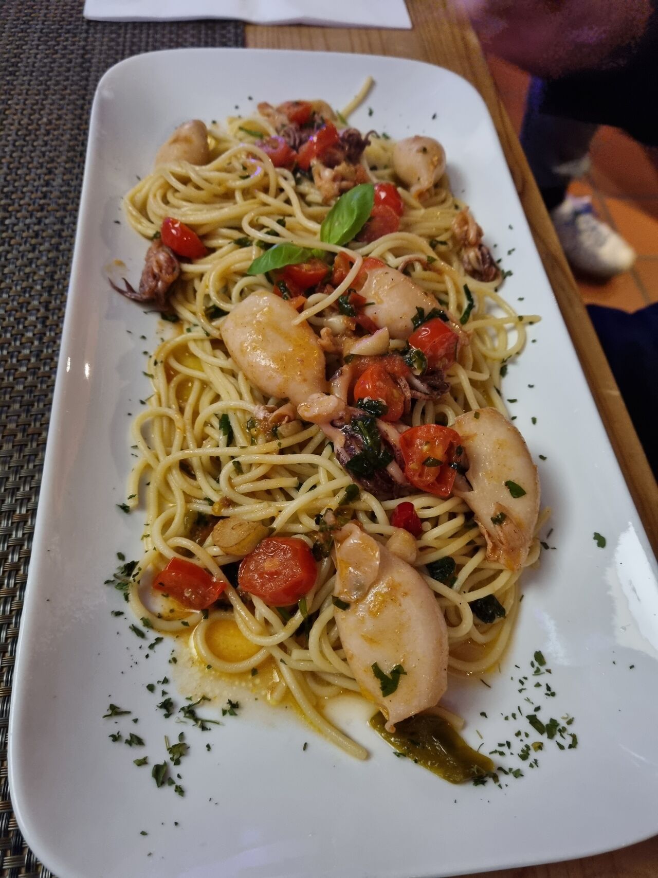 Baby Calamari con Spaghetti