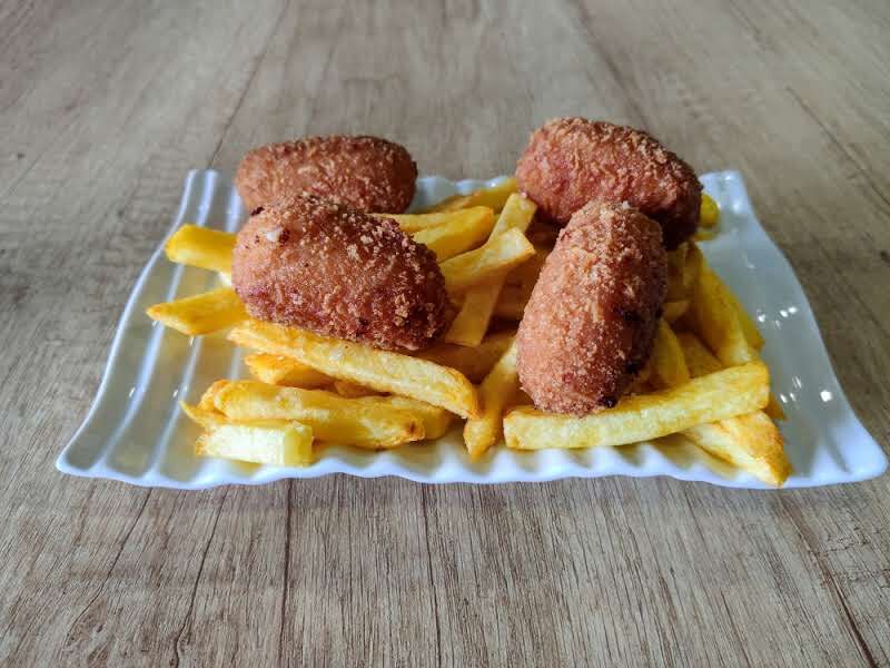 Croquetas artesanas de jamón ibérico y pulpo a feira.