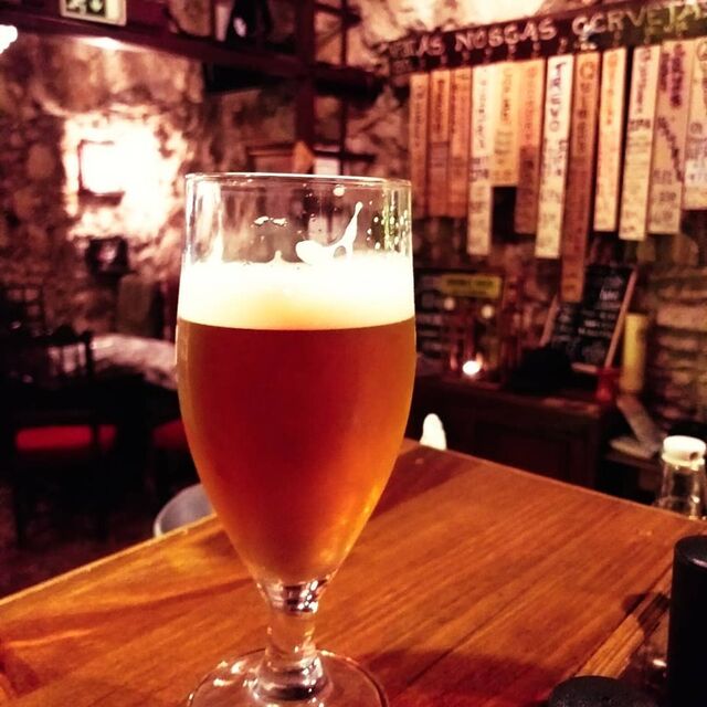 12 torneiras de cerveja artesanal sempre a mudar. Novidades sempre. 