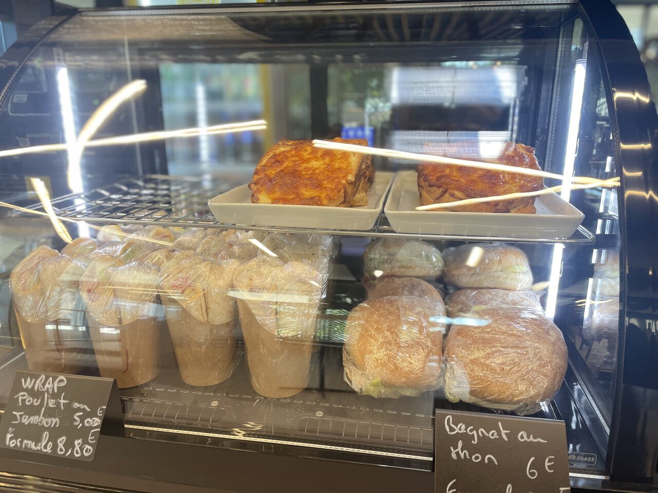 divers choix pour ce restaurer au snack