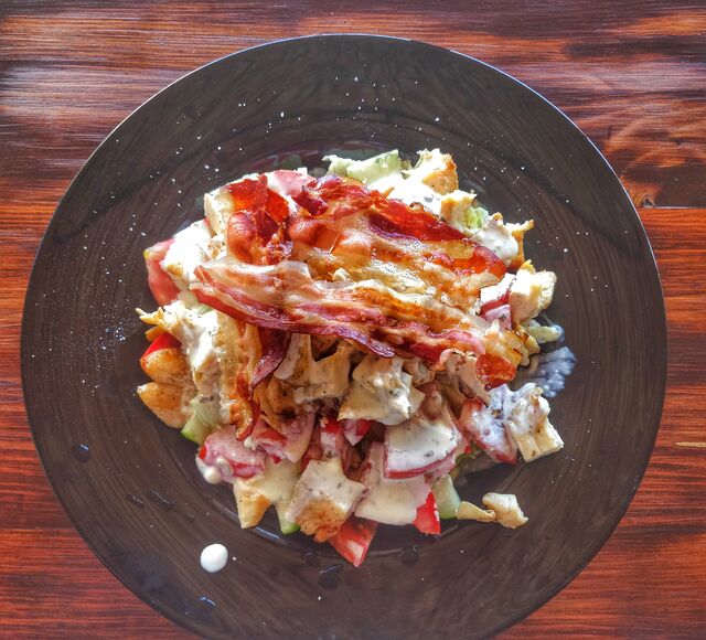 Avee cezare :)
Lagana, ukusna cezar salata savršena za ove vruće dane .
