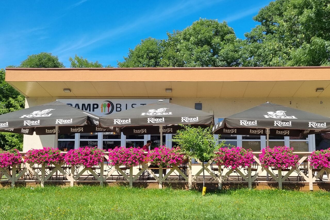 TRAMP BISTRO