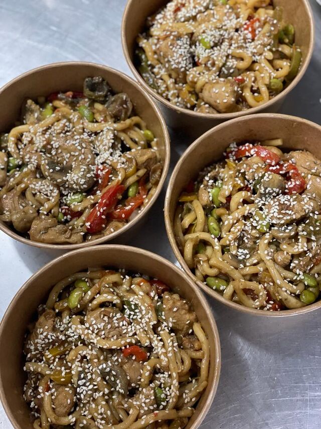 Nouilles Udon légumes et poulet