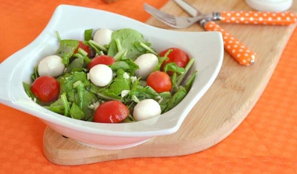 Peynirli Roka Salatası - Arugula Seed Salad with Cheese 