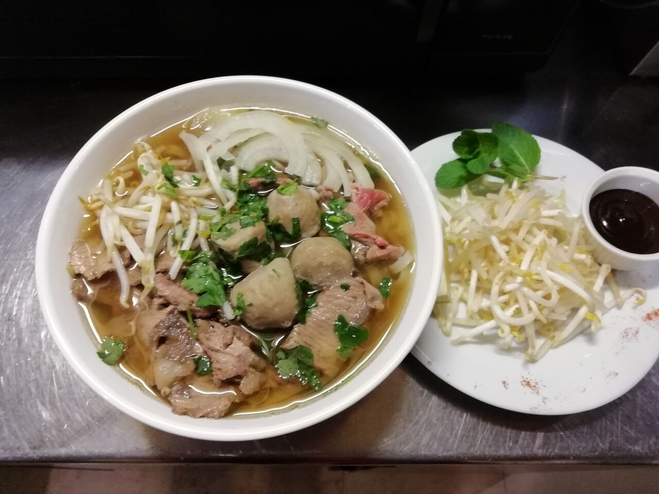 Soupe de bœuf aux nouilles de riz 