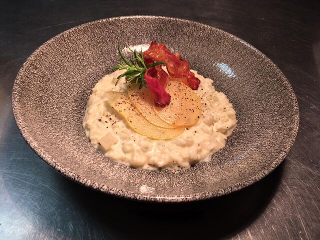 Birnenrisotto mit Gorgonzola und Speck