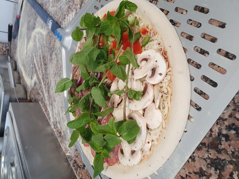 Wir machen Pizza auf italienische Art