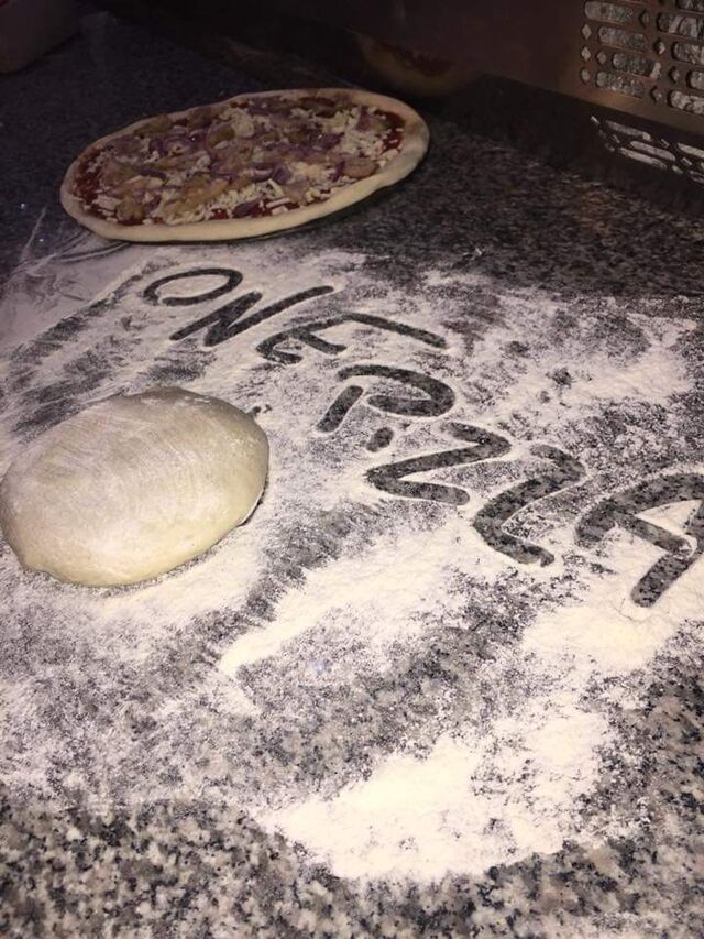 Un étalage traditionnel à la main 