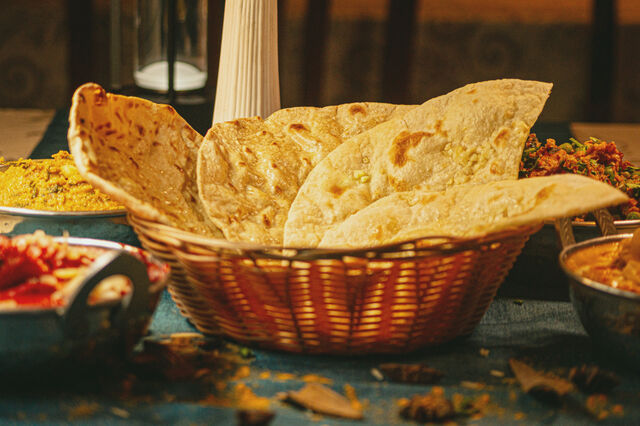 Ein Muss | Garlic naan & Roti