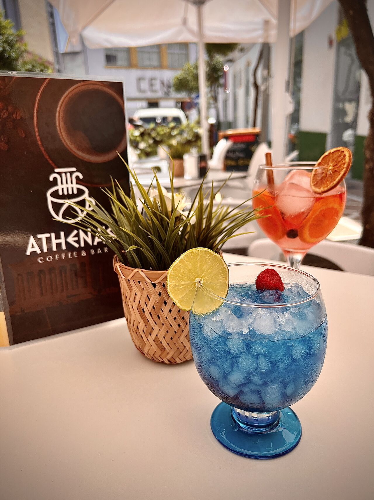 Grecia blue y Aperol spritz