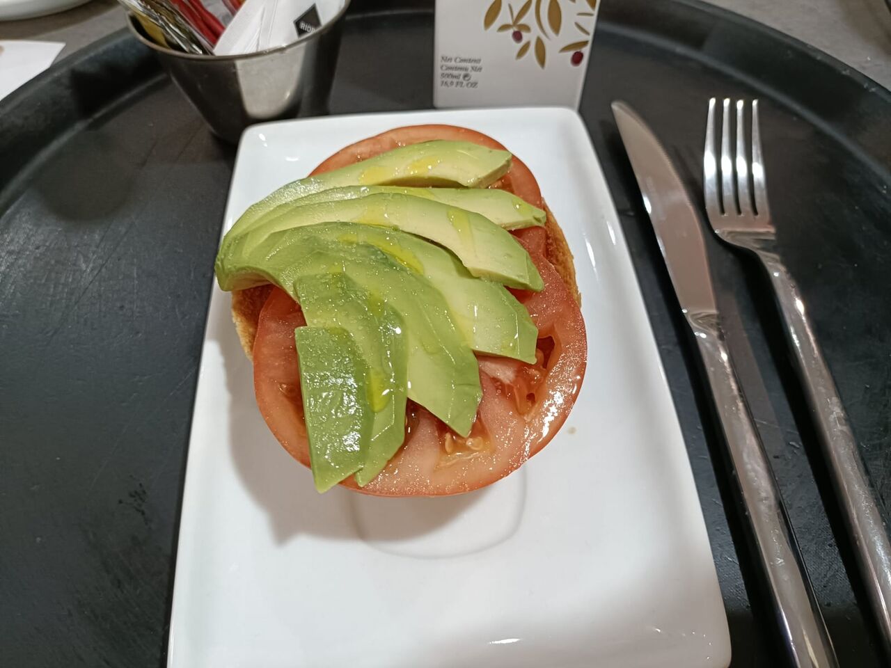 Tostada con Tomate, Aguacate y Aceite de Oliva Virgen Extra