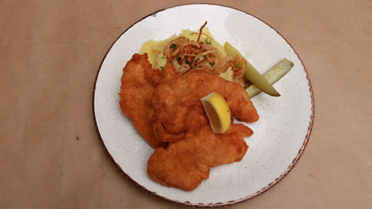 Kuřecí řízek s bramborovou kaší