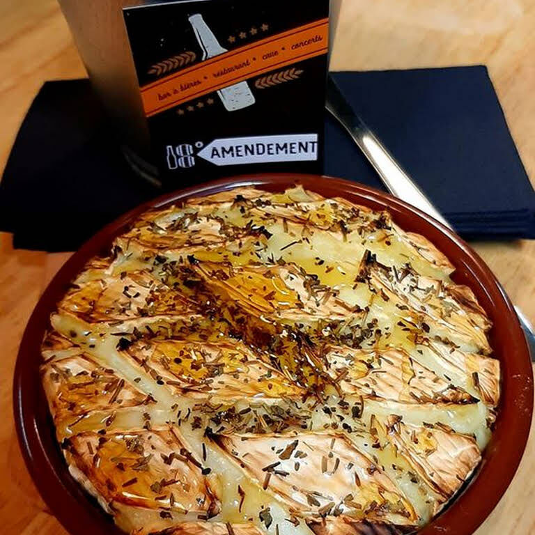 camembert rôti au miel.
Un délice pour accompagner vos apéros 