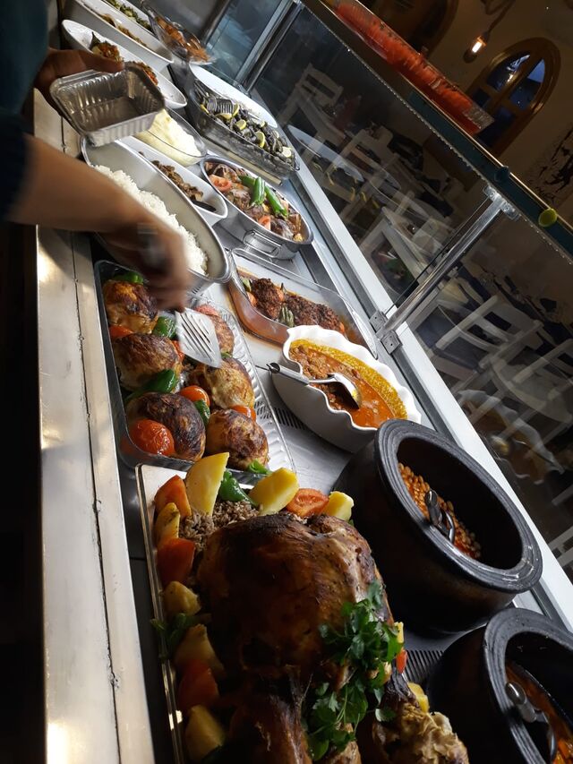 Zengin büfemiz ile hizmetinizdeyiz.