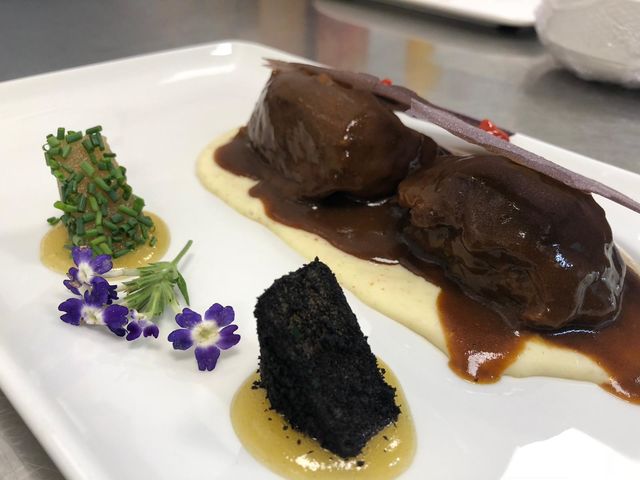 Txerri kostila parmentier gainean