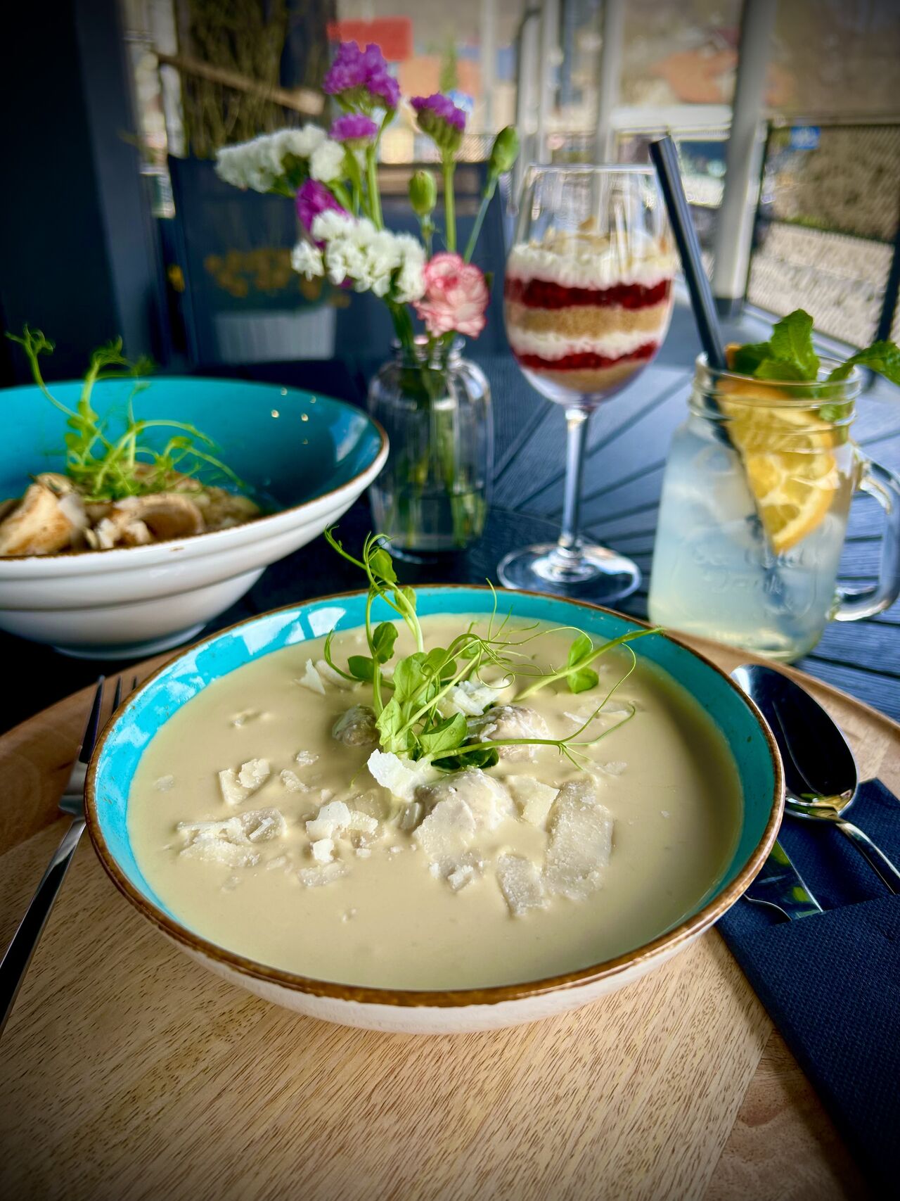 Zupa serowa z pulpetami 