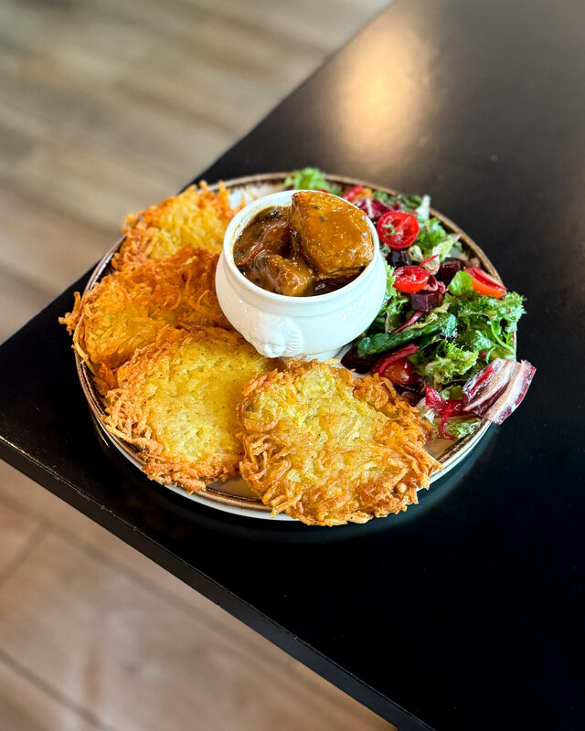 Potatoe pancakes with gulash