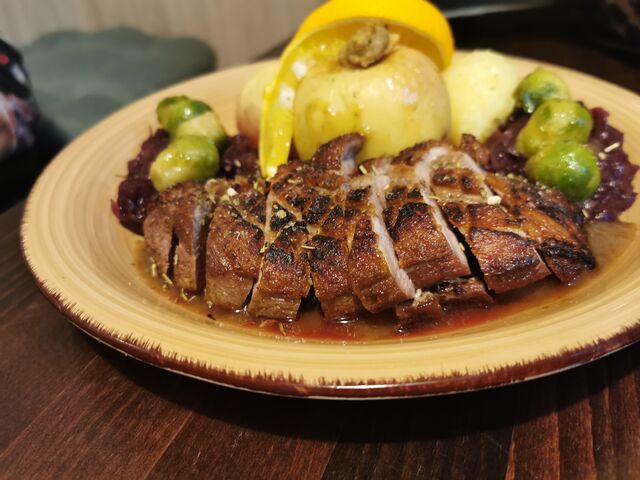 Entenbrust, Rotkohl, Rosenkohl, Klöße