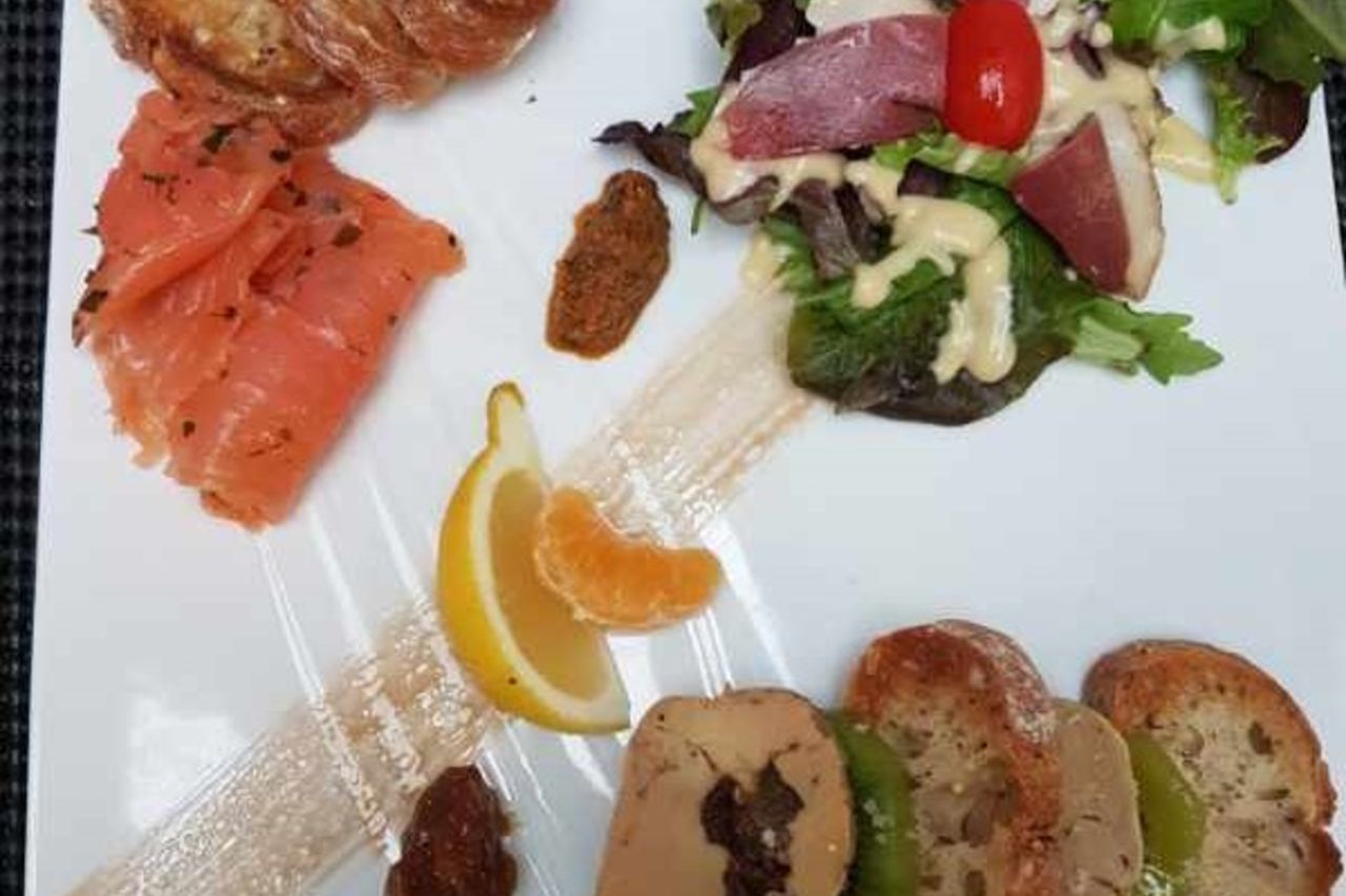 Sur réservation uniquement foie gras et saumon fumé