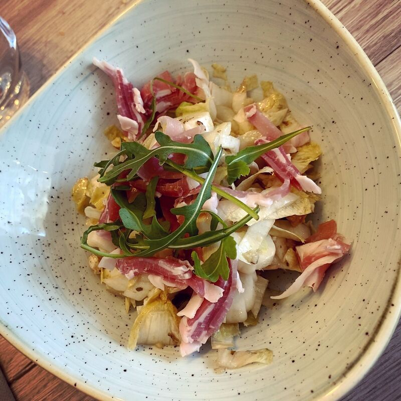 Salade d'endives, gorgonzola, noix et jambon de parme... Par Chef Julien