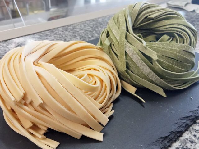 Fettuccine paglia & fieno