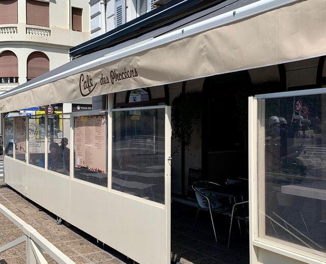 Terrasse côté Max Gallo