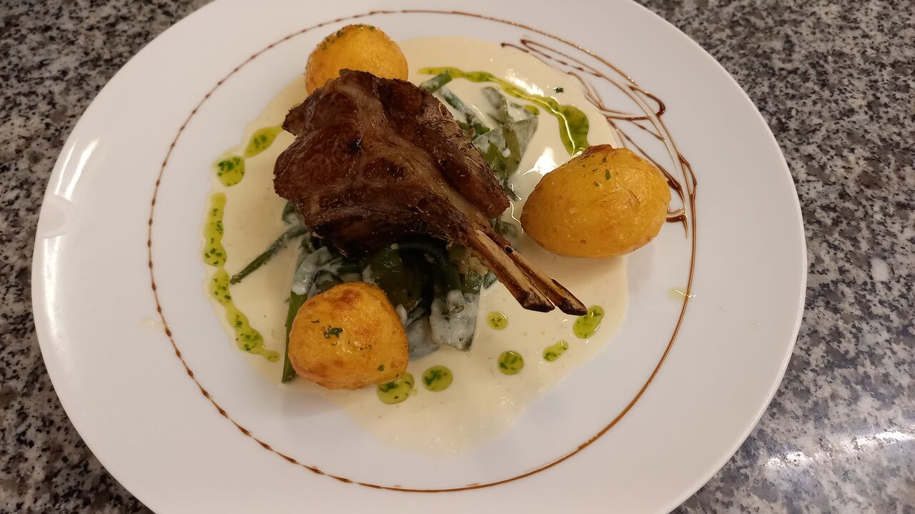 Carré d'agneau à la crème de parmesan