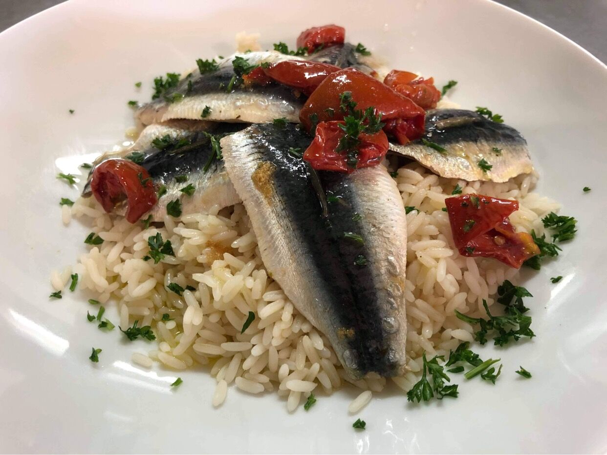 Besoin d’un plat qui nous rappel le Soleil ?
Ici : Filets de sardines à la provençale ! 