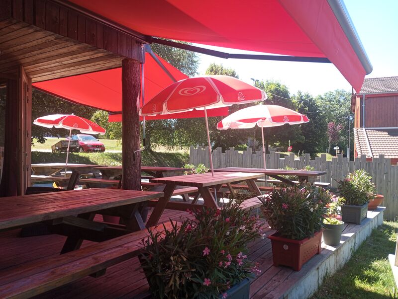 Terrasse extérieure ombragée