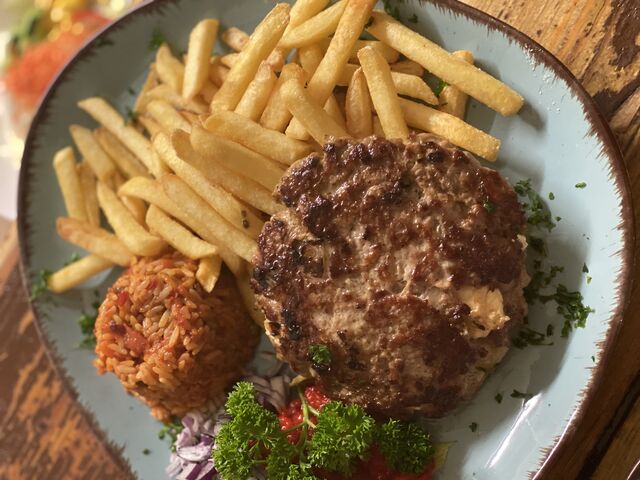 Unsere leckere Pljeskavicaa