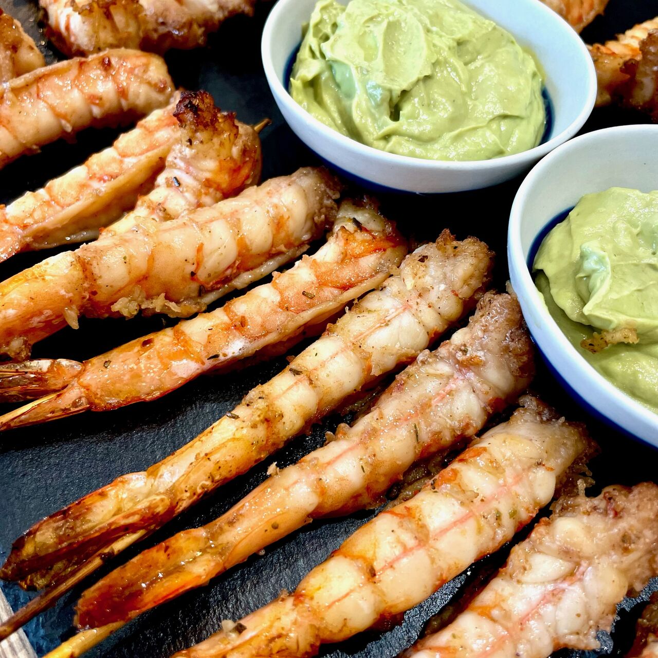 Gambas poêlées aïoli d’avocat